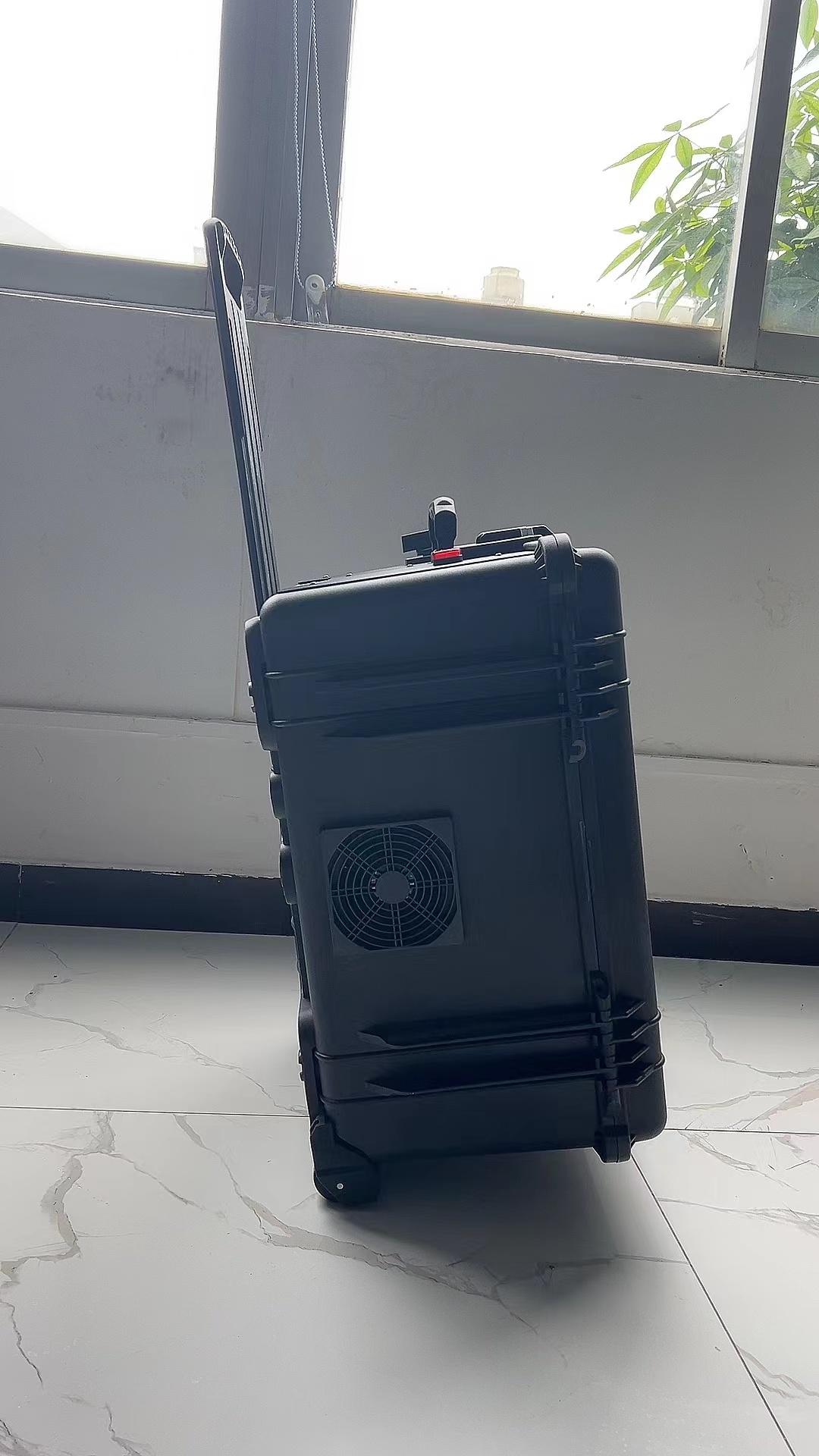 柞水手拉箱型移动通信干扰器